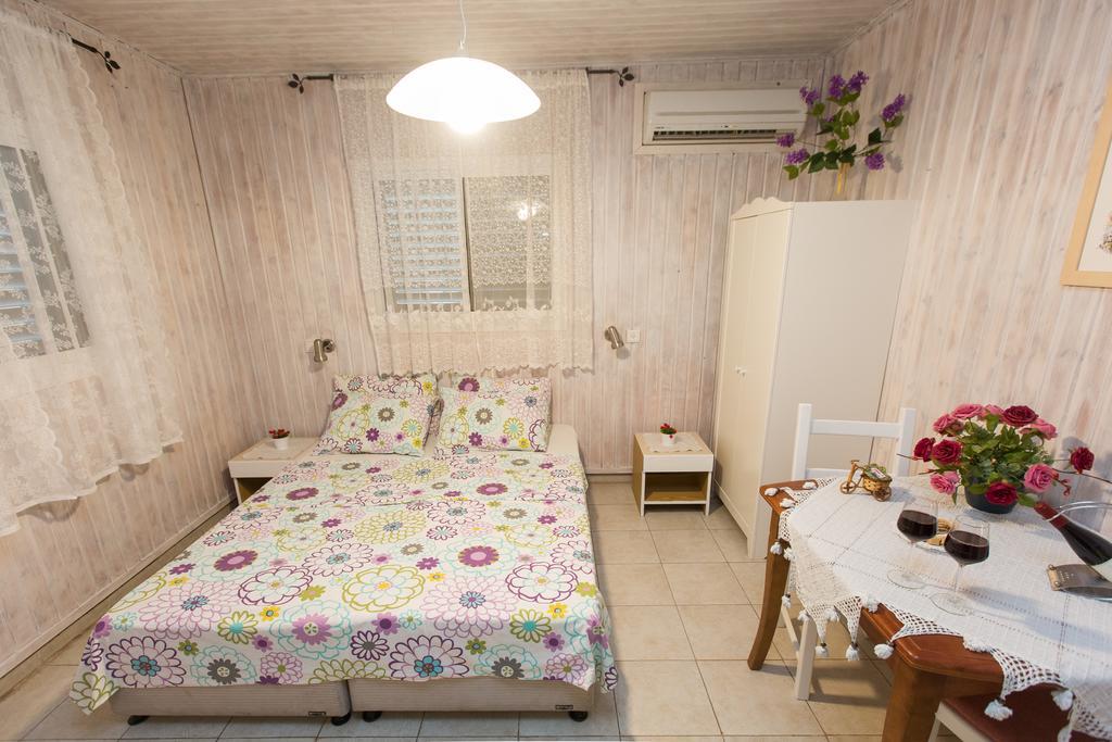 Leyad Hashmura Lodging Yesod Hamaala Εξωτερικό φωτογραφία