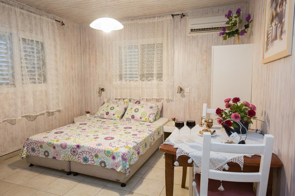 Leyad Hashmura Lodging Yesod Hamaala Εξωτερικό φωτογραφία