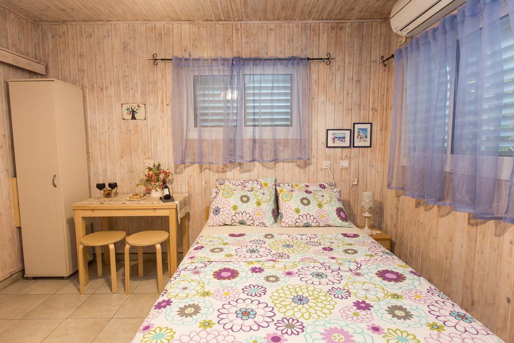 Leyad Hashmura Lodging Yesod Hamaala Εξωτερικό φωτογραφία